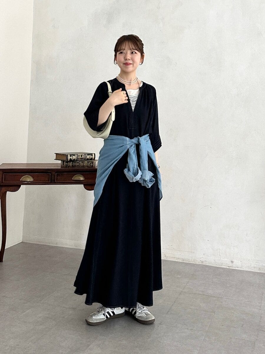 2026春夏大人女性おすすめデニムシャツ腰巻アレンジコーデ