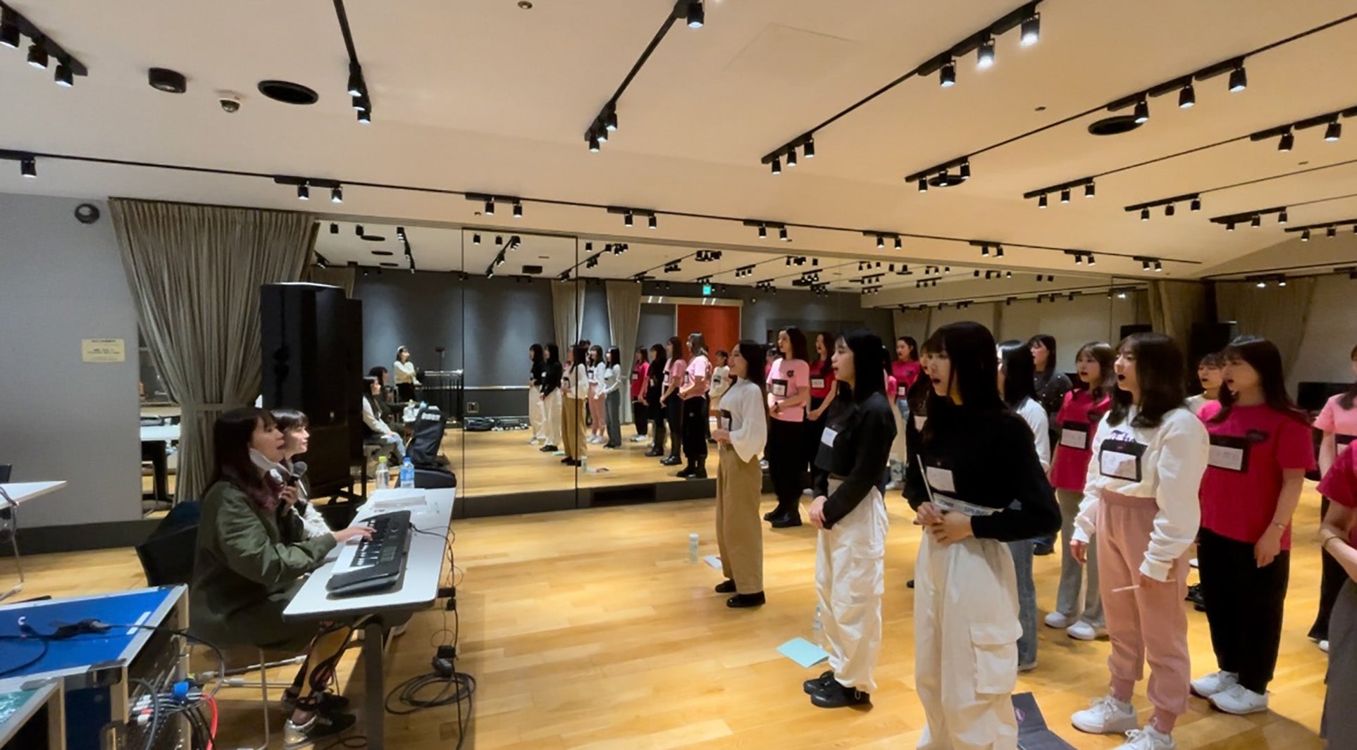 安倉さやか_レッスン風景（提供写真）