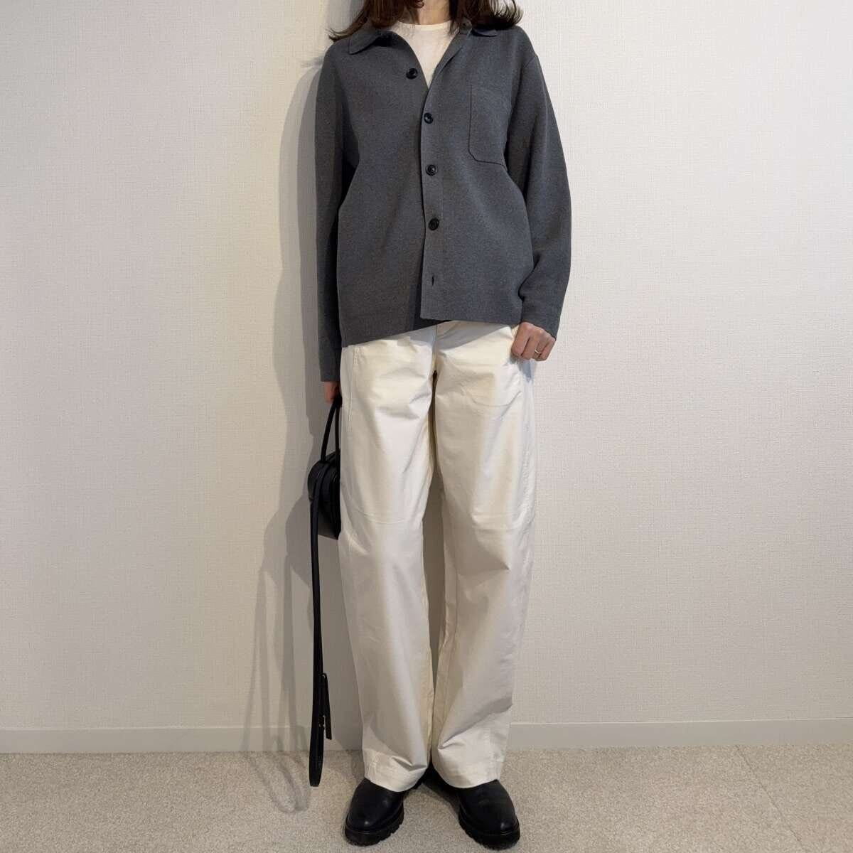 ユニクロジャージーバレルレッグパンツ ユニクロジャージーバレルレッグパンツとメンズトップスコーデ