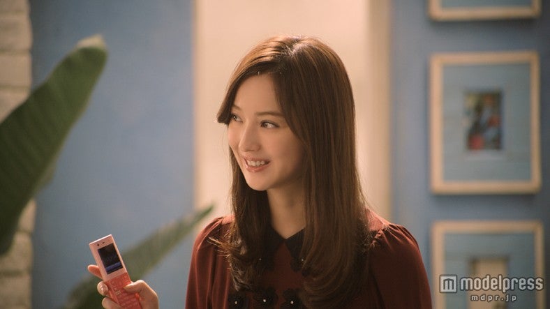 WILLCOM「だれとでも定額」の新CM「ボディカットマジック」編