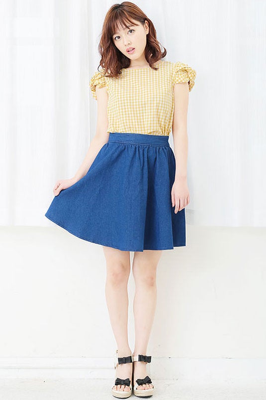 変わり袖ツイストスリーブブラウストップス「神戸レタス」2290円（税込）／画像提供：神戸レタス