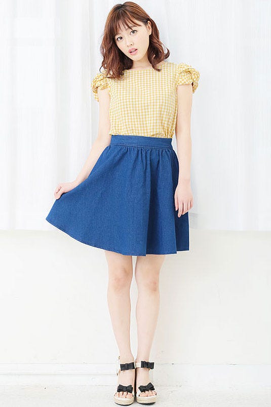 変わり袖ツイストスリーブブラウストップス「神戸レタス」2290円(税込)/画像提供:神戸レタス