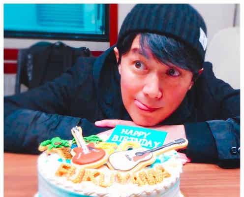 福山雅治の“てへぺろ”ショットに反響「奇跡の50歳」