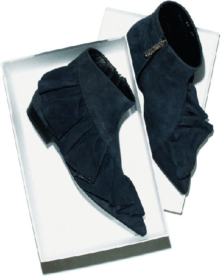 フリルショートブーツ ¥112,000／J.W.Anderson（C）TOPLOG