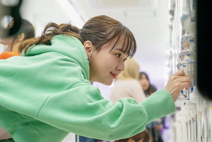 多部未華子/セット500「カプセルトイ」篇メイキング(提供写真)