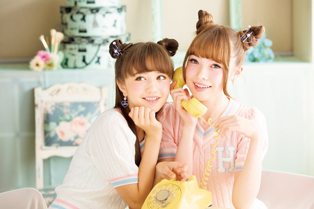 （左から）木村ユリヤ、長谷川愛里（画像提供：徳間書店）