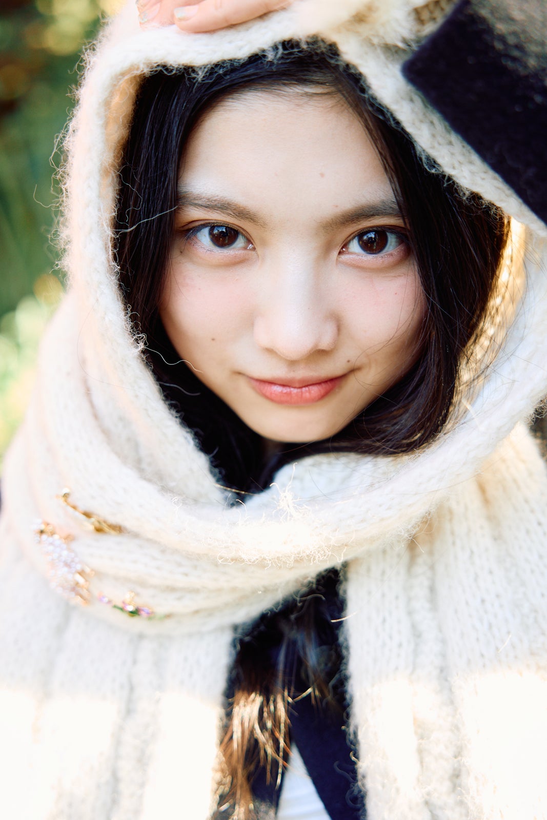 石田莉子／Photo：Kenta Yoshikai ・Stylist：Mei Aso・Make-up：大竹汐音