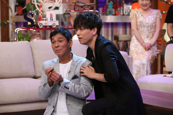 明石家さんまと山崎育三郎(写真提供:NHK)