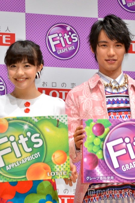 左から：松井愛莉、福士蒼汰