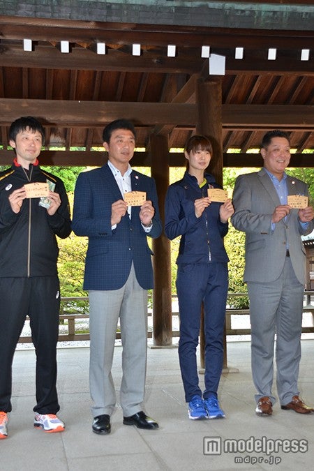 会見の様子／（左から）バレーボール阿部裕太選手、南部正司全日本男子監督、木村沙織選手、眞鍋政義全日本女子監督