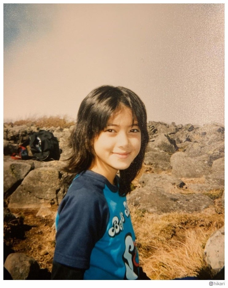 森星、幼少期ショットに絶賛相次ぐ「圧倒的美少女」「すでに完成してる」