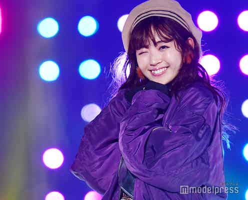 鈴木愛理、スマイル炸裂&ウィンクでキュートな魅力全開<TGC2018A/W>