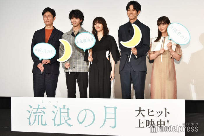 (左から)李相日監督、横浜流星、広瀬すず、松坂桃李、多部未華子(C)モデルプレス