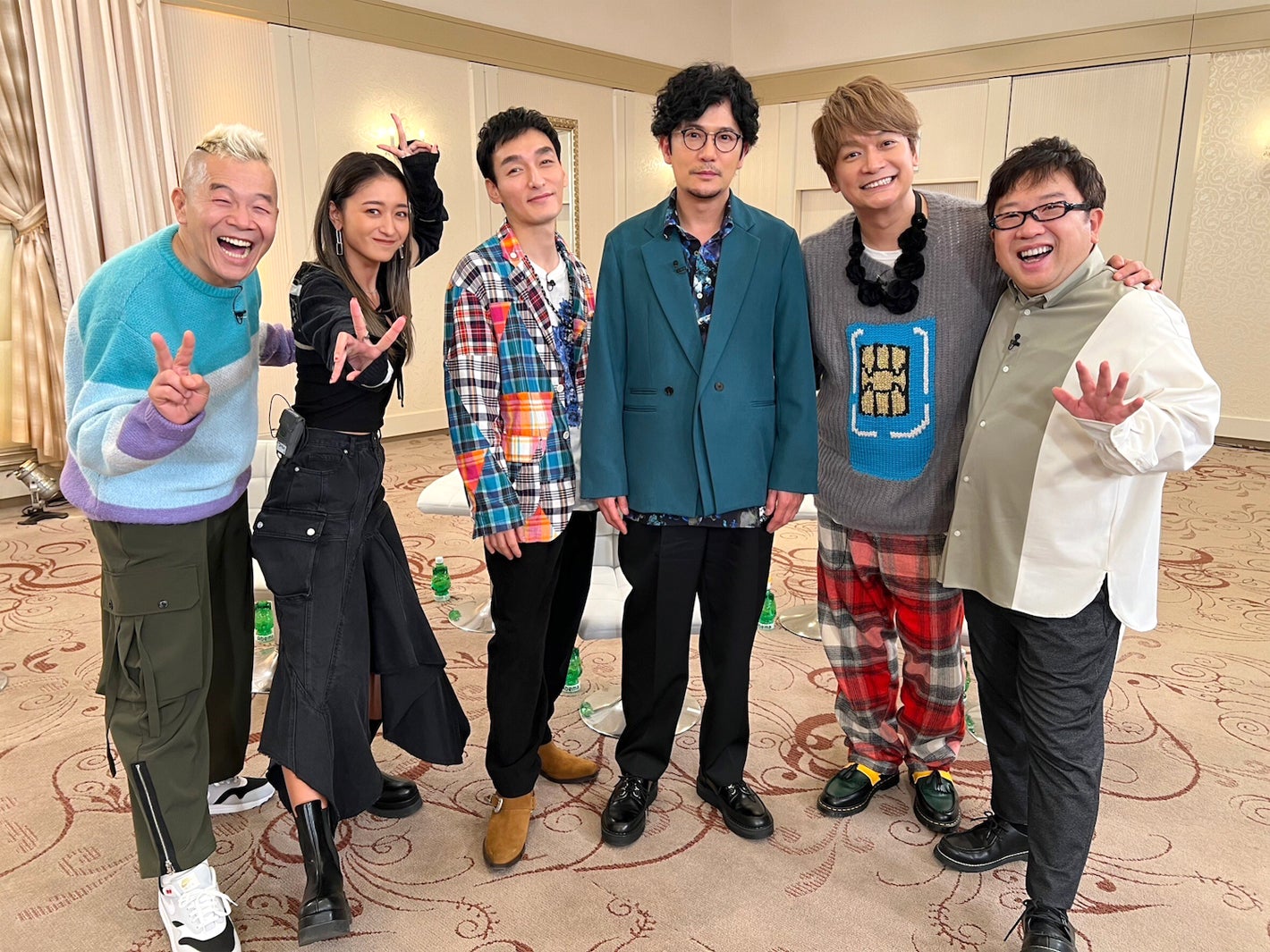 ウド鈴木、みちょぱ、草なぎ剛、稲垣吾郎、香取慎吾、天野ひろゆき「ななにー 地下ABEMA」（C）AbemaTV, Inc.