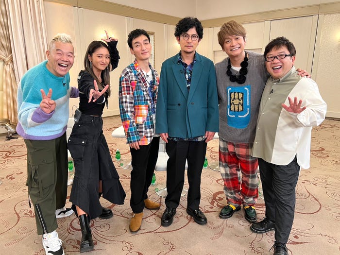 ウド鈴木、みちょぱ、草なぎ剛、稲垣吾郎、香取慎吾、天野ひろゆき「ななにー 地下ABEMA」(C)AbemaTV, Inc.