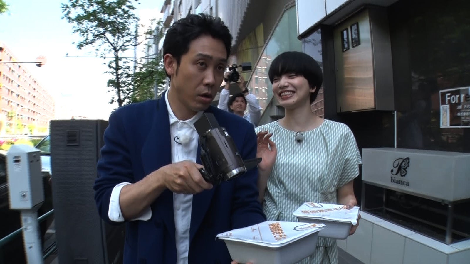 小松菜奈＆大泉洋、体当たり取材で興奮