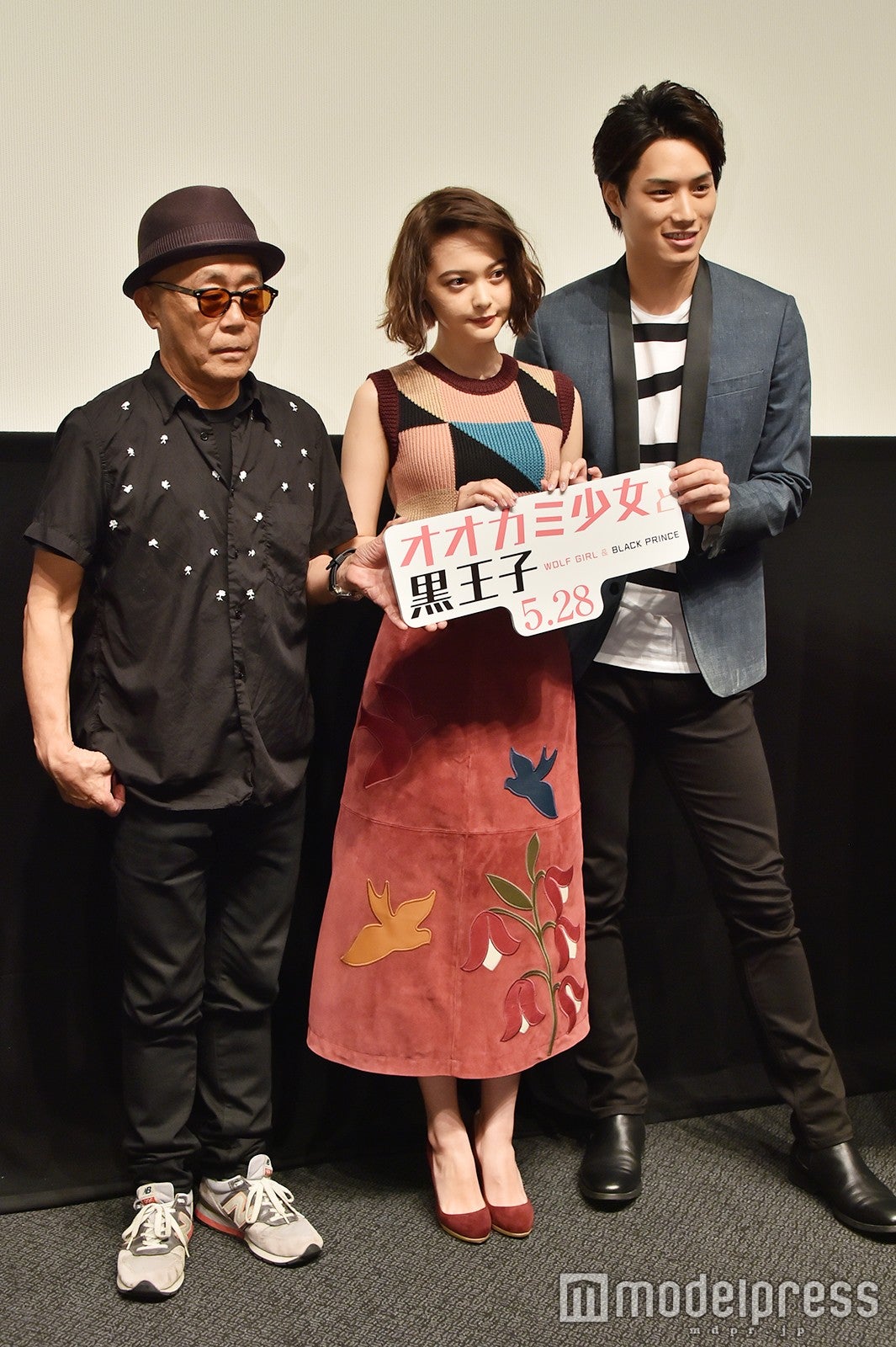 （左から）廣木隆一監督、玉城ティナ、鈴木伸之（C）モデルプレス