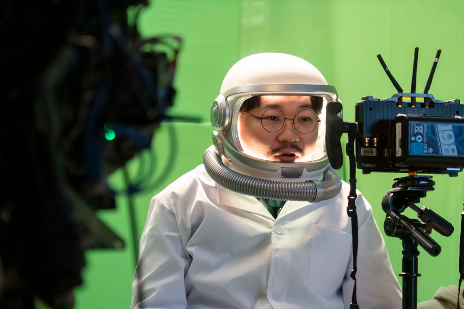 伊藤俊介／「実験するぞ！AGC／宣言篇」「実験するぞ！AGC／AFLAS篇」より（提供写真）