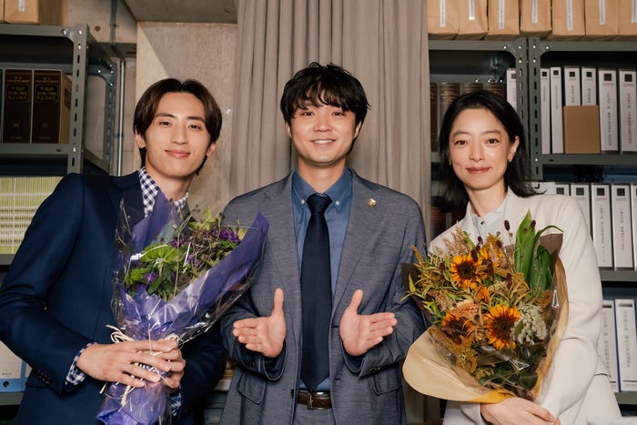 許豊凡、磯村勇斗、市川実和子「僕達はまだその星の校則を知らない」(C)フジテレビ