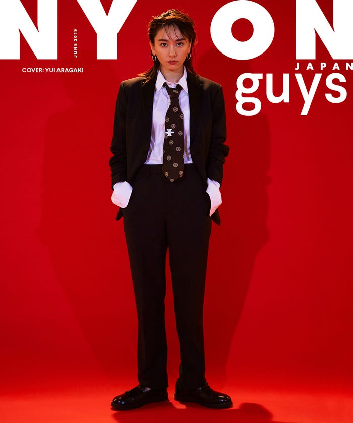 新垣結衣/「NYLON guys」6月号表紙(C)CAELUM