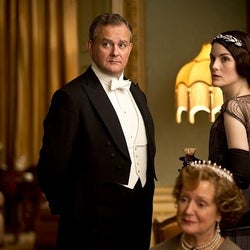 『ダウントン・アビー』ヒュー・ボネヴィル、Netflix初のミュージカル映画に出演!