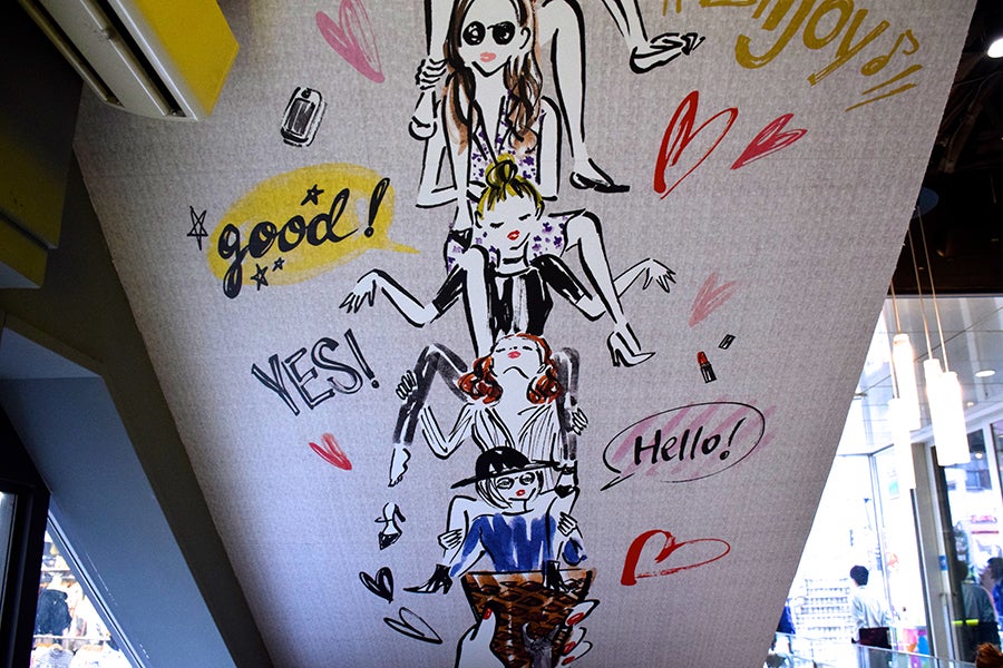 LONG! LONGER!! LONGEST!!! 店内の内装