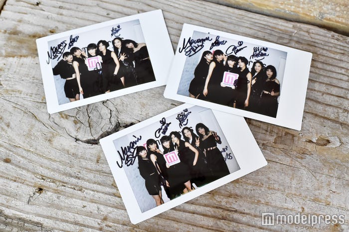 Flowerからチェキプレゼント到着(C)モデルプレス