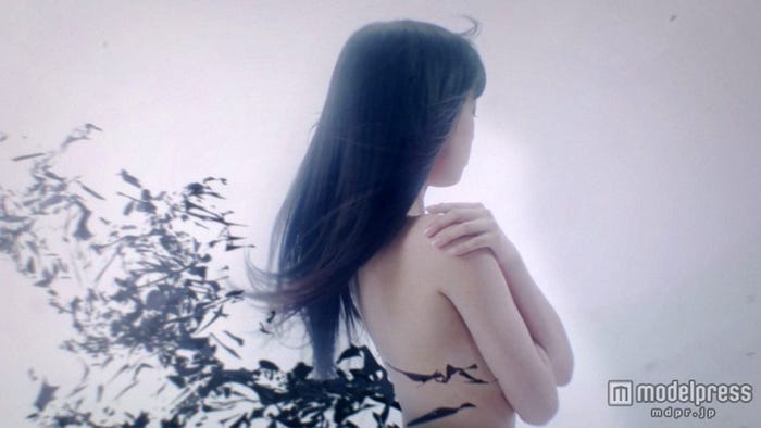 志田友美/「証明ティンエイジャー」ミュージックビデオより