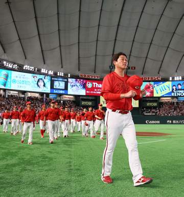 広島・新井監督 戸郷「真っすぐが良かった。最後まで落ちなかった」中村奨「良い本塁打だったと思います」【一問一答】