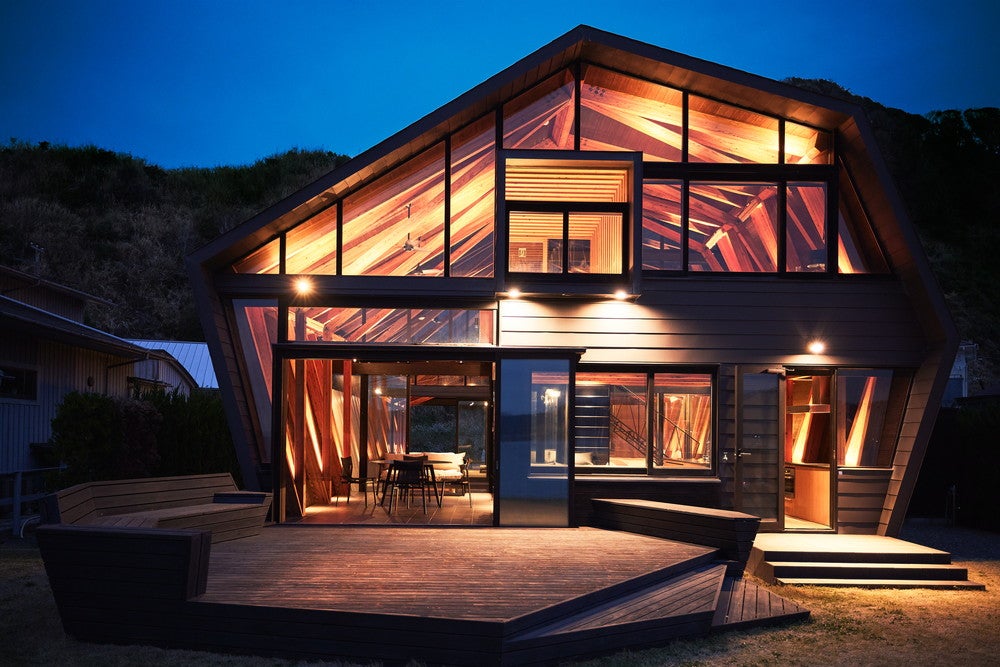 千葉に海辺の別荘「カップマルタンファニーハウス」青い景色に癒されるガラス張りの非日常空間