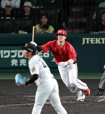 広島・坂倉 4番の仕事キッチリ！四回V犠飛＆八回ダメ押し2点タイムリー「ちょっとでも良い成績を残して、貢献できれば」