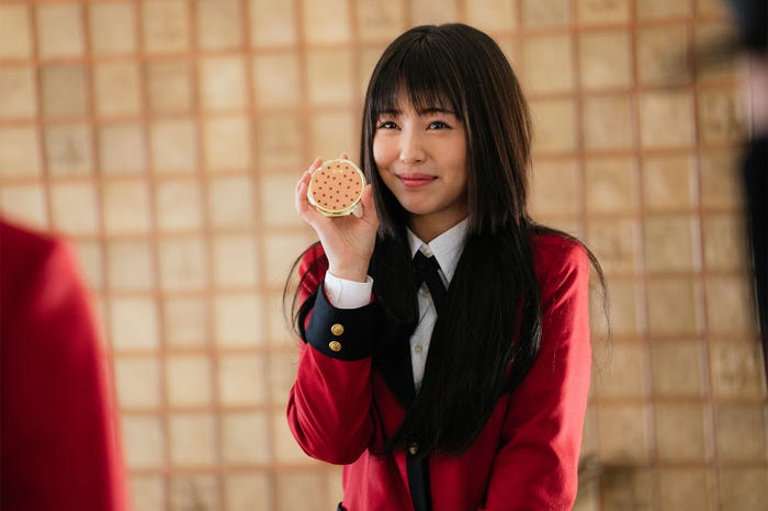 浜辺美波/ドラマ『賭ケグルイ』第2話より(C)河本ほむら・尚村透/SQUARE ENIX・ドラマ「賭ケグルイ」製作委員会・MBS