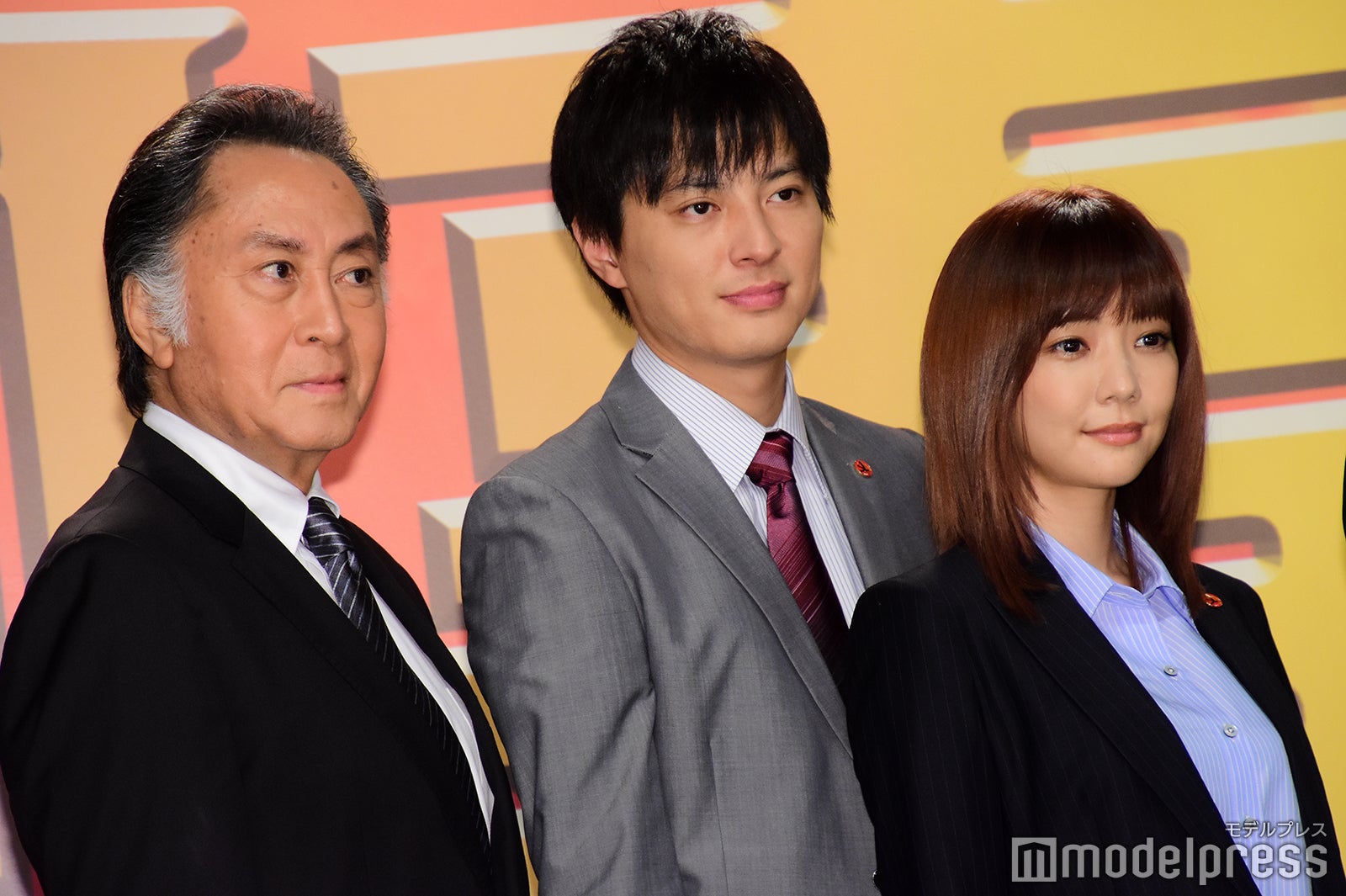（左から）北大路欣也、田辺誠一、倉科カナ（C）モデルプレス