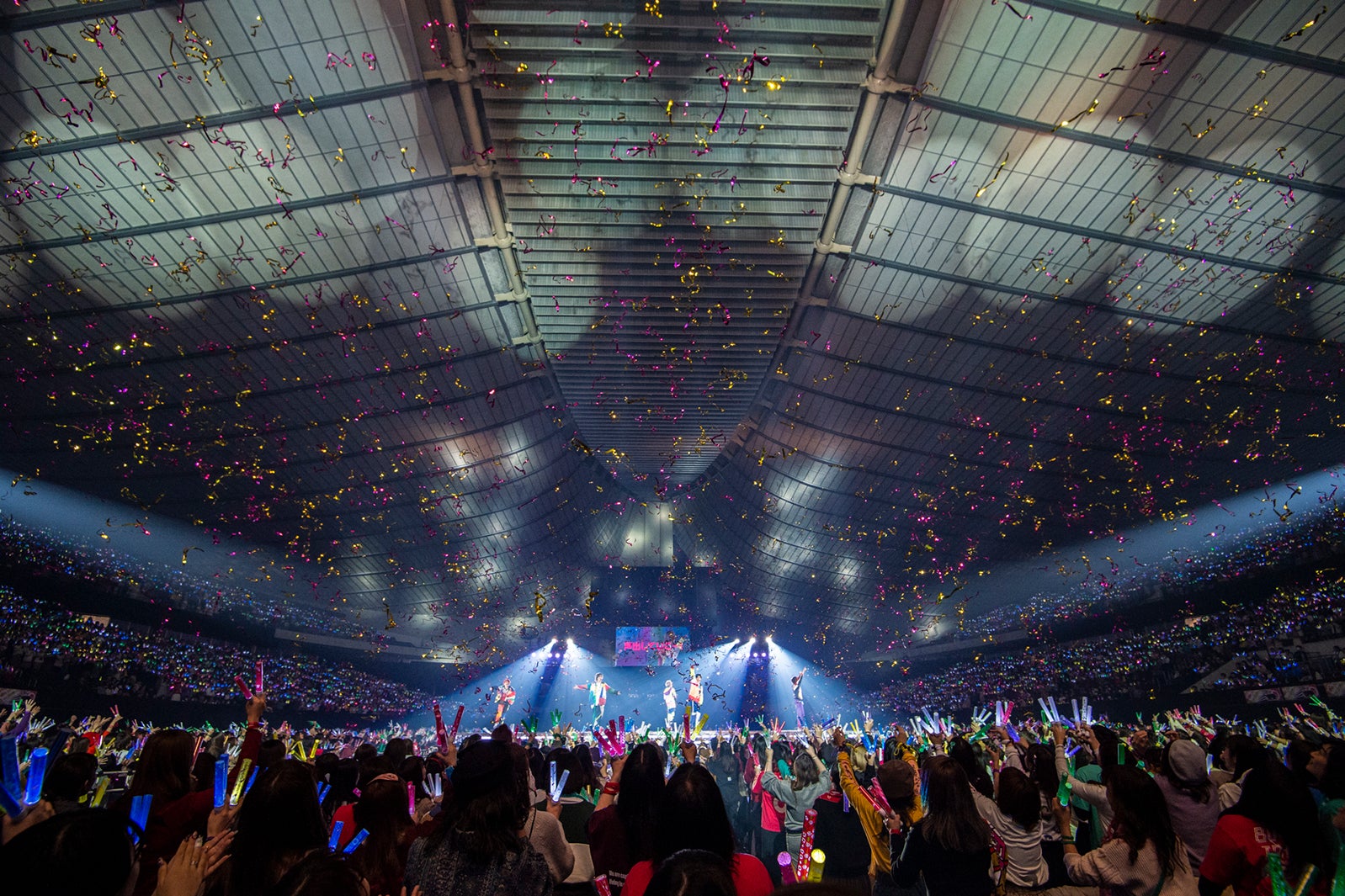超特急（カメラマン：米山三郎、深野輝美、笹森健一、小坂茂雄）