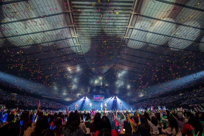 超特急(カメラマン:米山三郎、深野輝美、笹森健一、小坂茂雄)