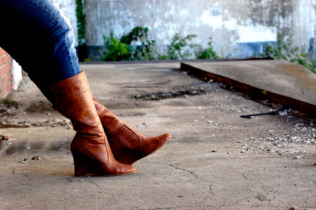 今すぐブーツを脱いでも大丈夫？足のにおいケア対策