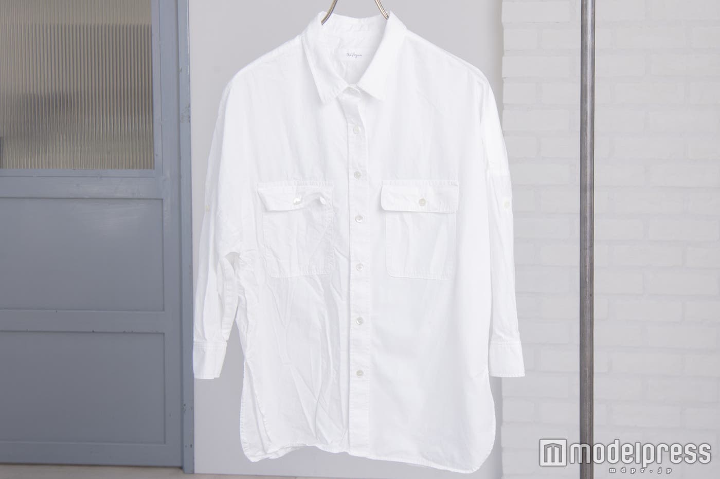 左:使用前、右:使用後 ※シワや衣類の素材によって効果は異なります。(C)モデルプレス