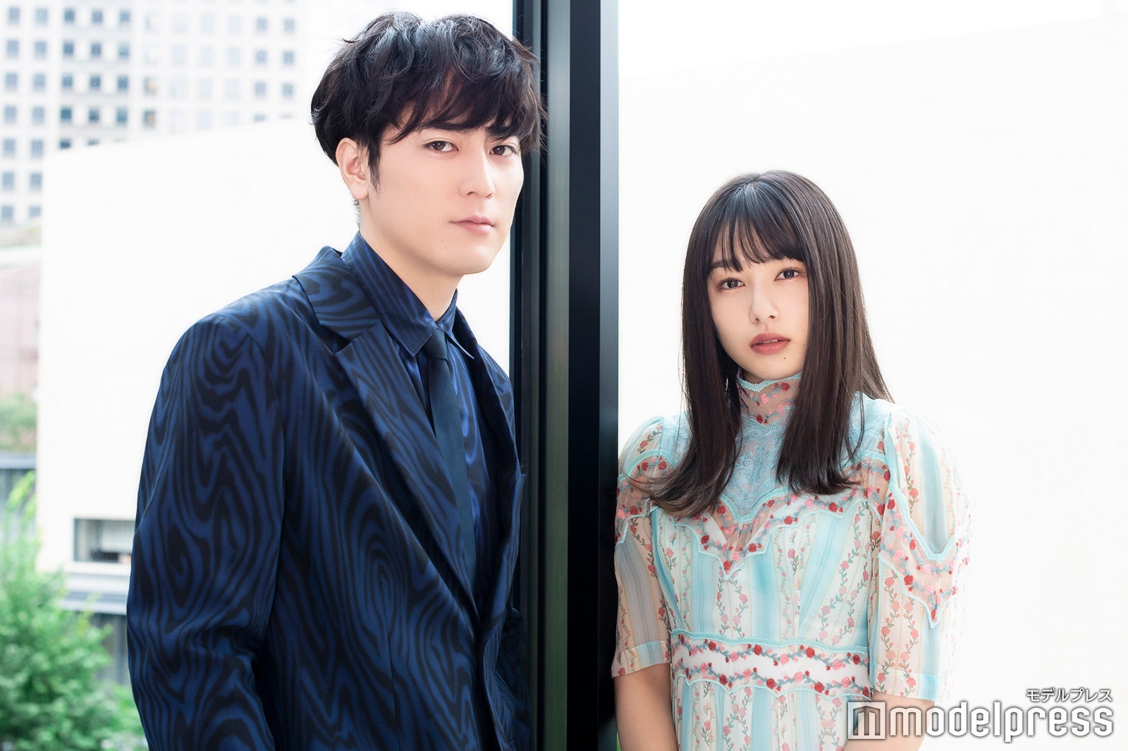 間宮祥太朗、桜井日奈子（C）モデルプレス