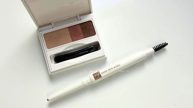 使用したアイブロウ エナモル イージー二ュアンスアイブロウパウダー