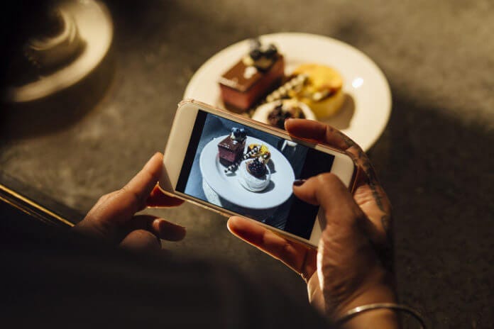 デート中のスマホいじり「許せるレベル」順