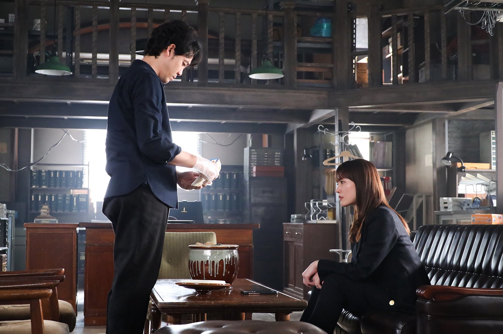 大泉洋、綾瀬はるか／「元彼の遺言状」第8話より（C）フジテレビ