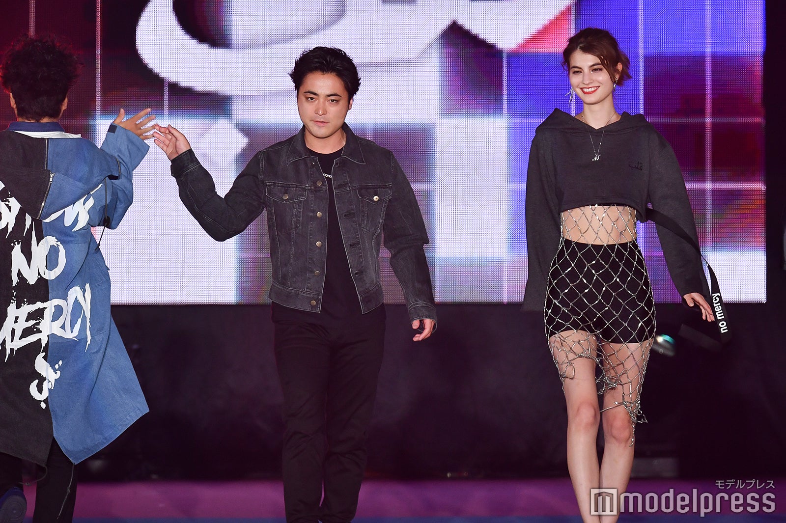 山田孝之、マギー（C）モデルプレス