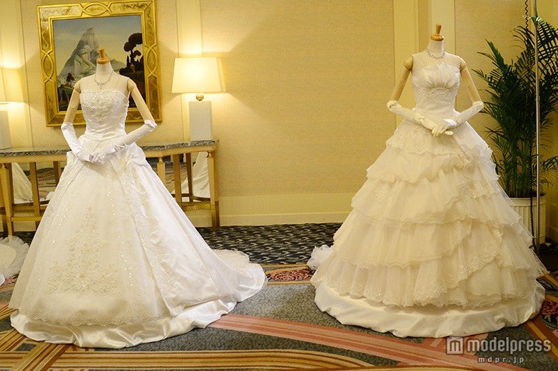 ウェディングドレス展示