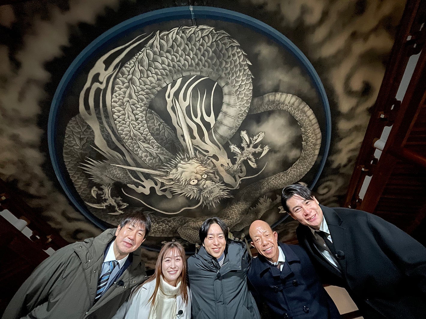 羽鳥慎一、岩田絵里奈、櫻井翔、小峠英二、吉村崇（C）日本テレビ