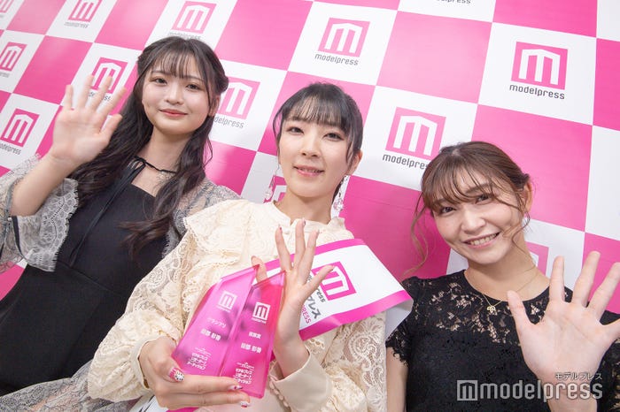 HANA、「モデルプレス リポーターオーディション」グランプリ服部彩香さん、仲美由紀(C)モデルプレス