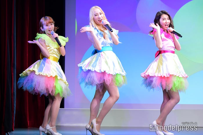 吉本坂46(C)モデルプレス