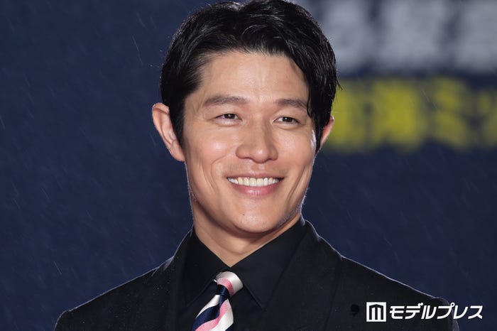 鈴木亮平(C)モデルプレス