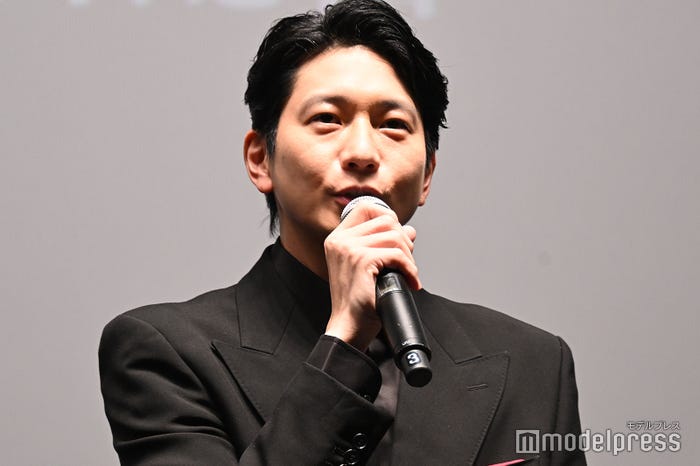 本読みの段階で広島弁のセリフが完璧だった向井理(C)モデルプレス