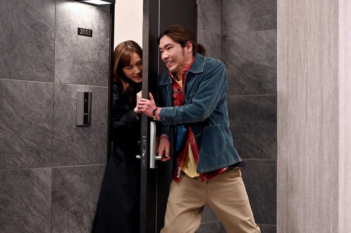 綾瀬はるか、柄本佑「天国と地獄 ~サイコな2人~」第7話より(C)TBS