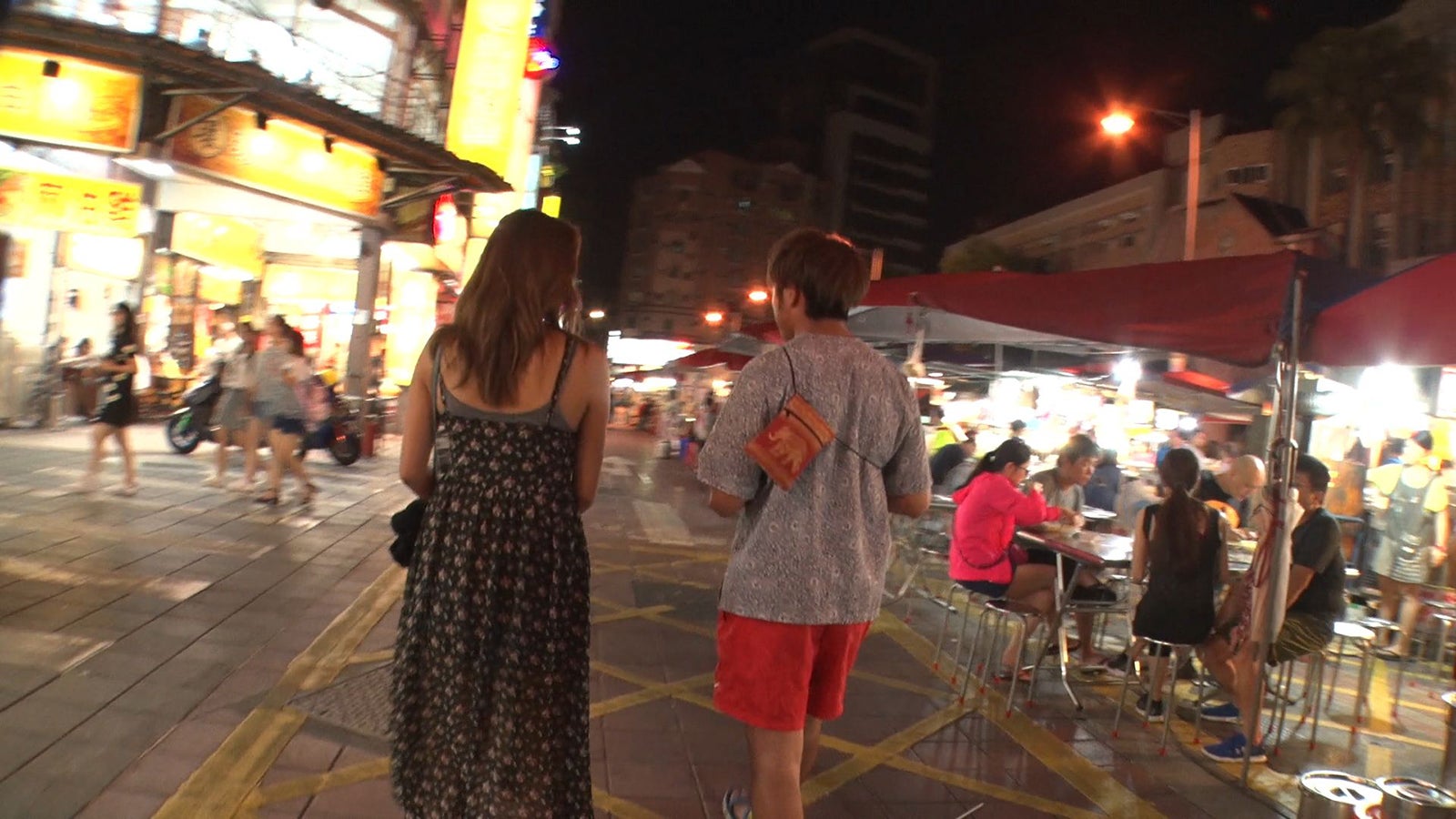 アスカ、ハト胸／「あいのり：Asian Journey」第10話より（C）フジテレビ